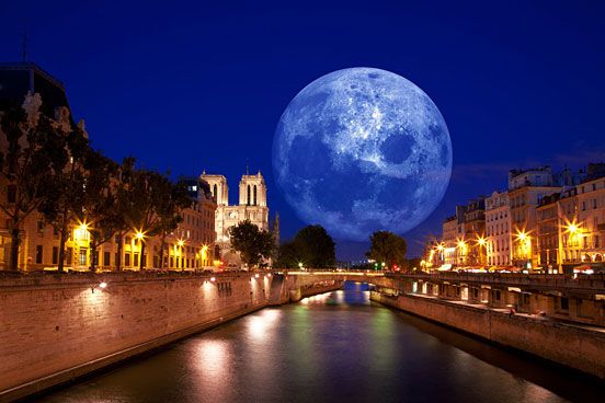Paris Moon Light